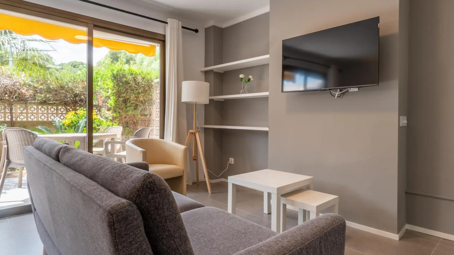 Ponent Cala Ratjada Apartments D كالا راتخاذا
